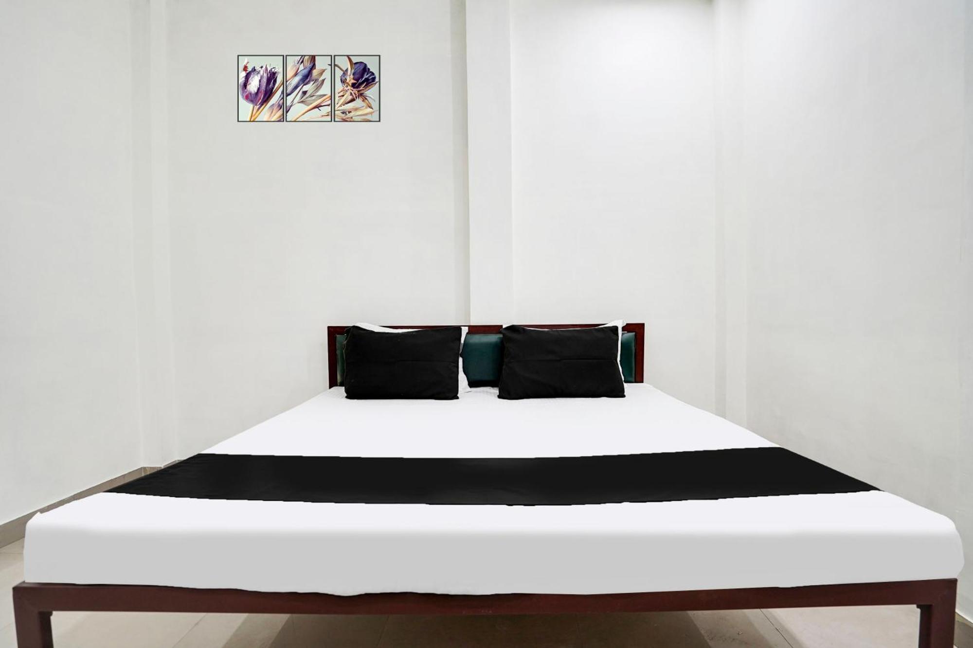 Hotel O The Moon Барели Экстерьер фото