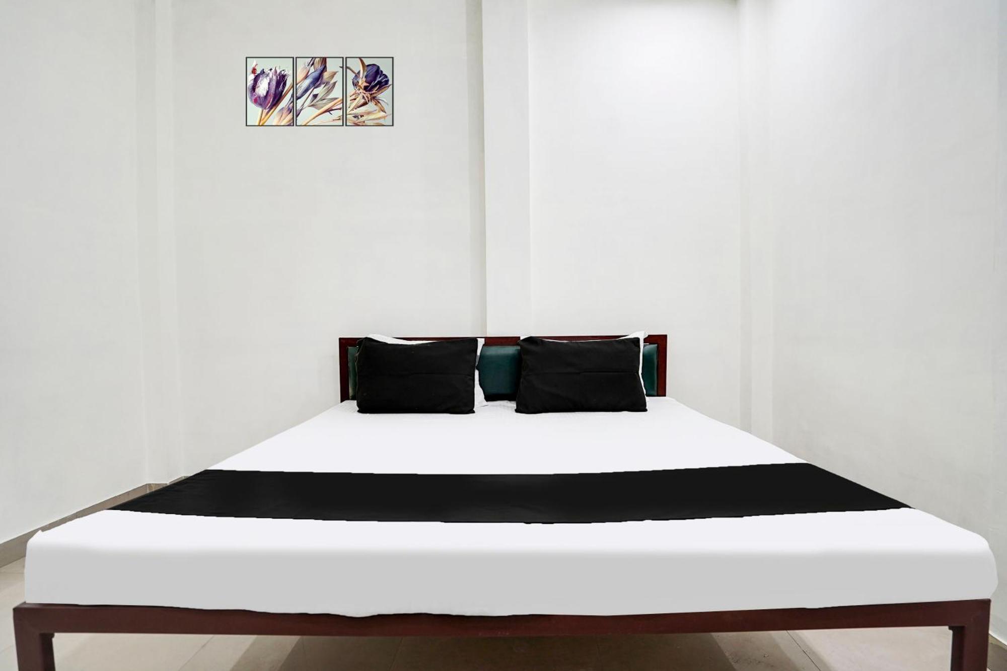 Hotel O The Moon Барели Экстерьер фото